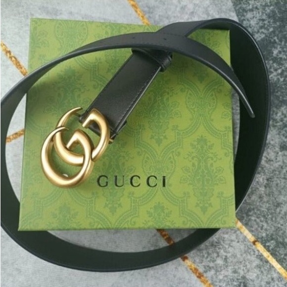Gucci Women's Belt in Black with Gold Buckle - Picture 1 of 6